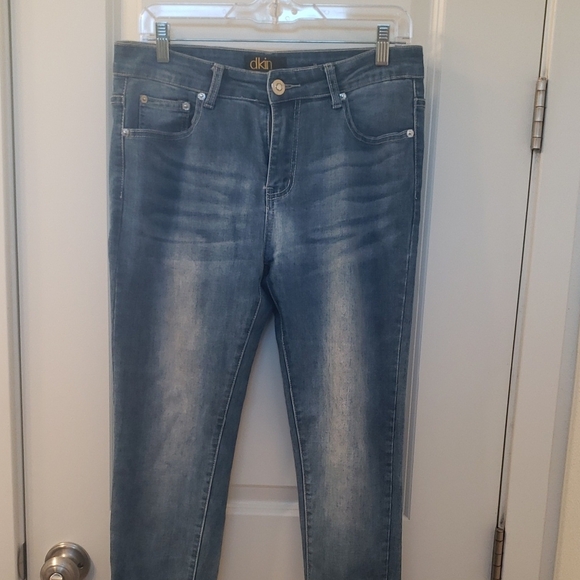 DKNY Blue Skinny Jeans with Timeless Appeal - Picture 1 of 5